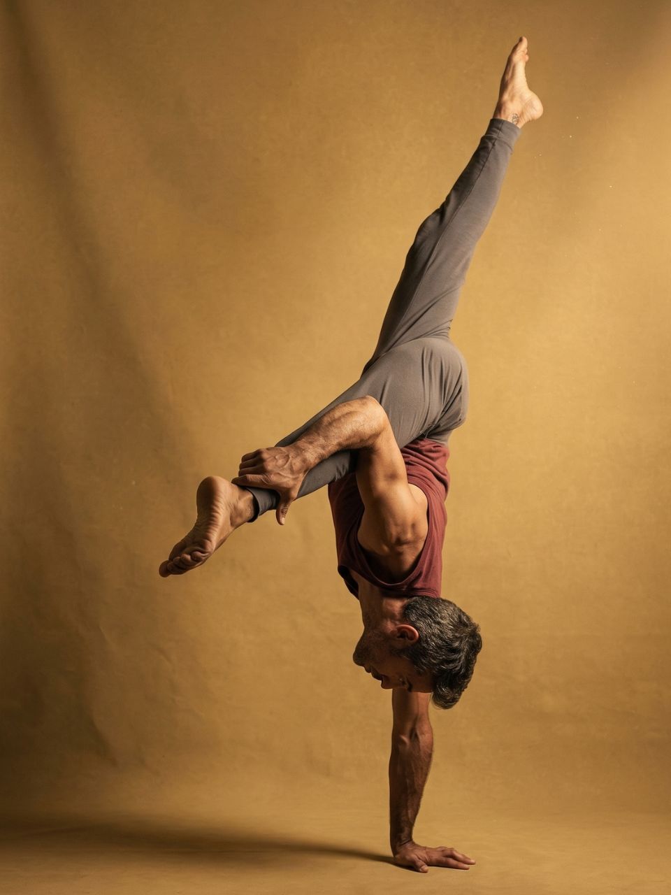 Handstand Training for Adults: Why Starting Late Is Actually an Advantage